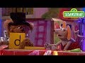 Sesamstraat - Pino goochelt met de letter P
